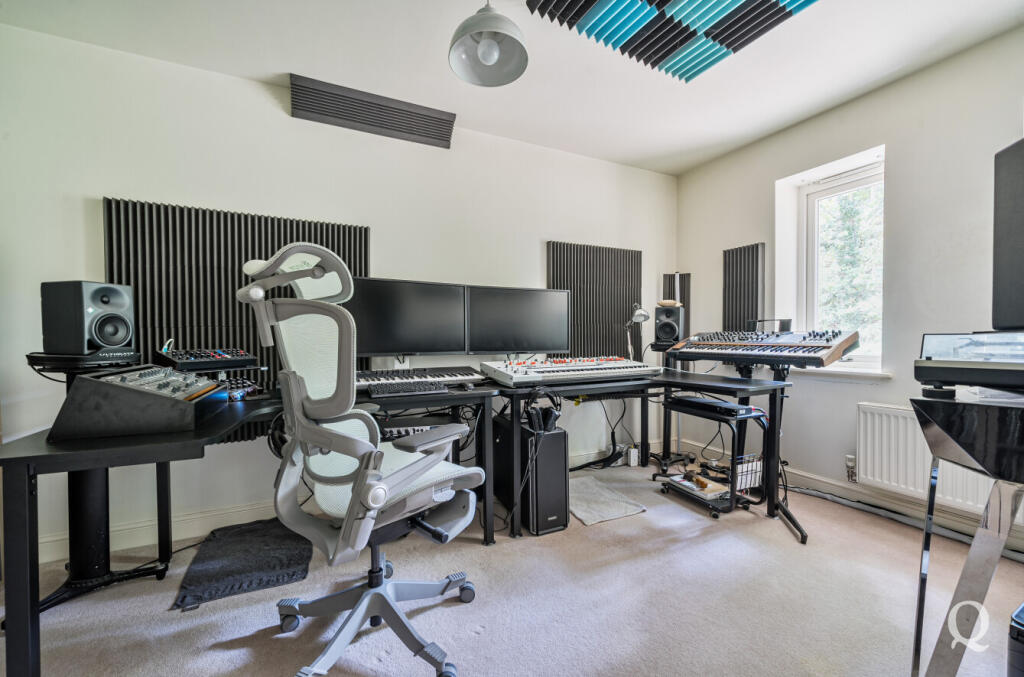 040e5e55-ece2-4e5...