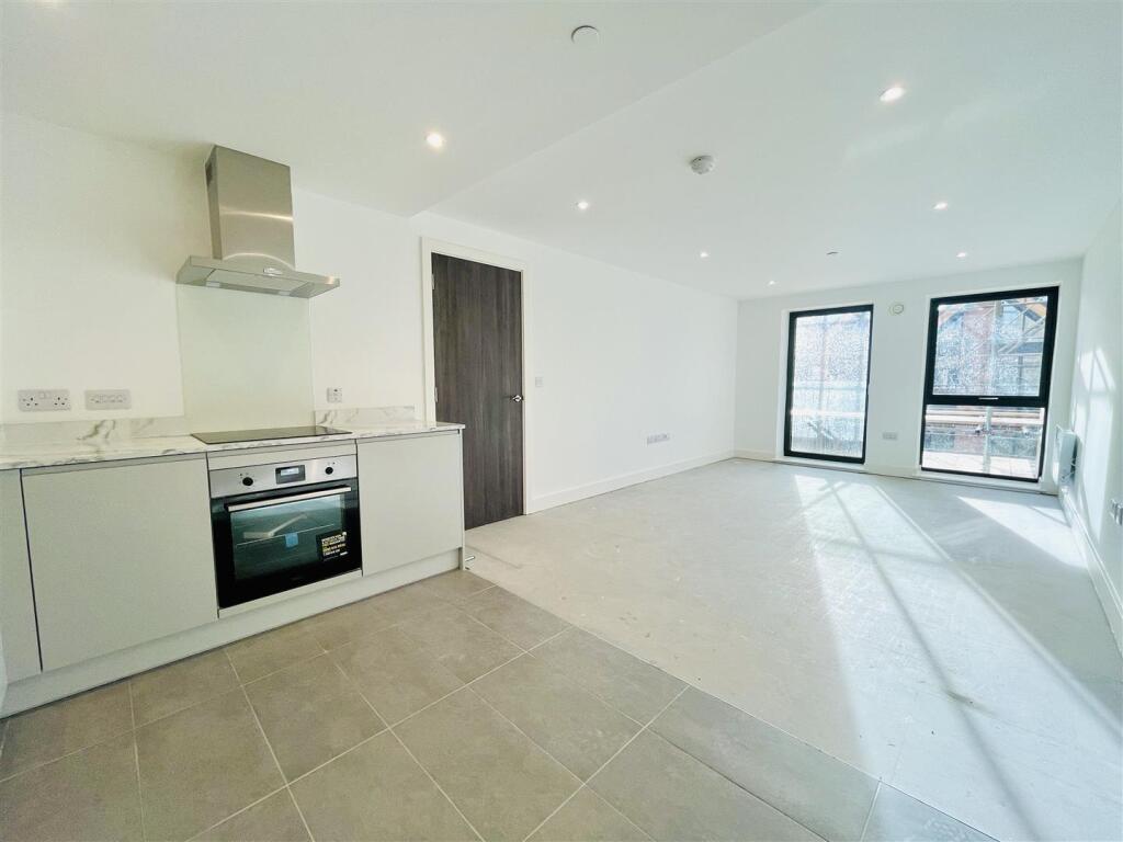 Live In Dining Kitchen