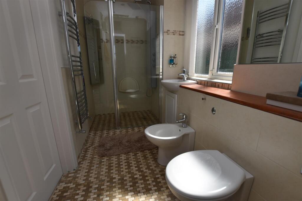 En Suite Shower Room