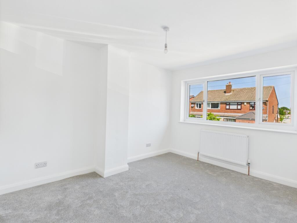 CAM03729G0-PR0072-STILL002