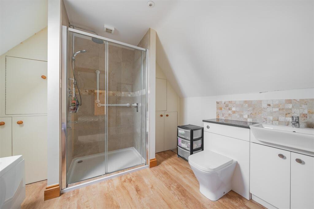 Emby House, 6a High Street, Greens Norton (11).jpg