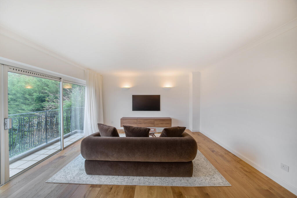 1383467-11-692969...