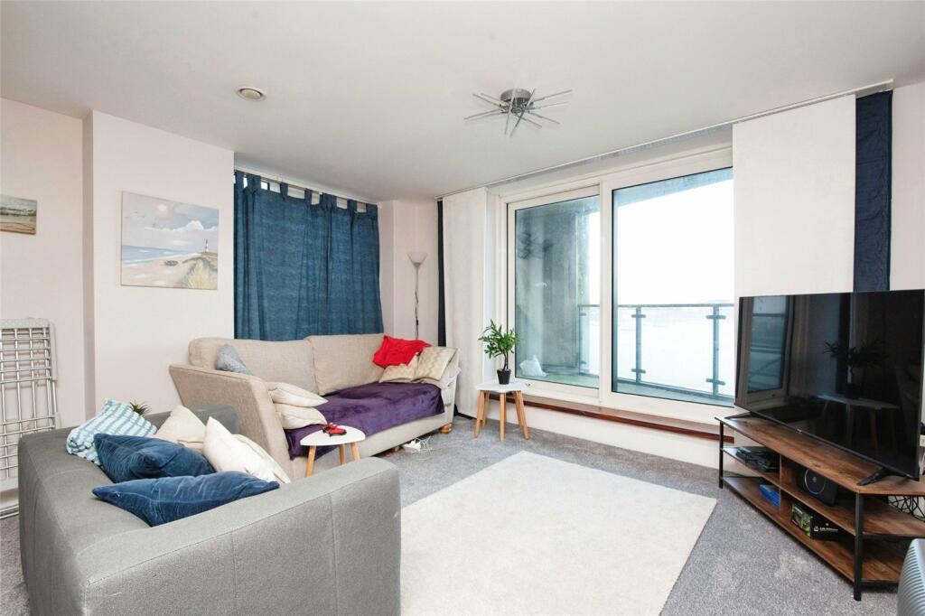 Living/Dining Area