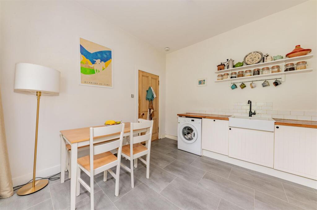 5 Westfield Lane Dundee-13.JPG