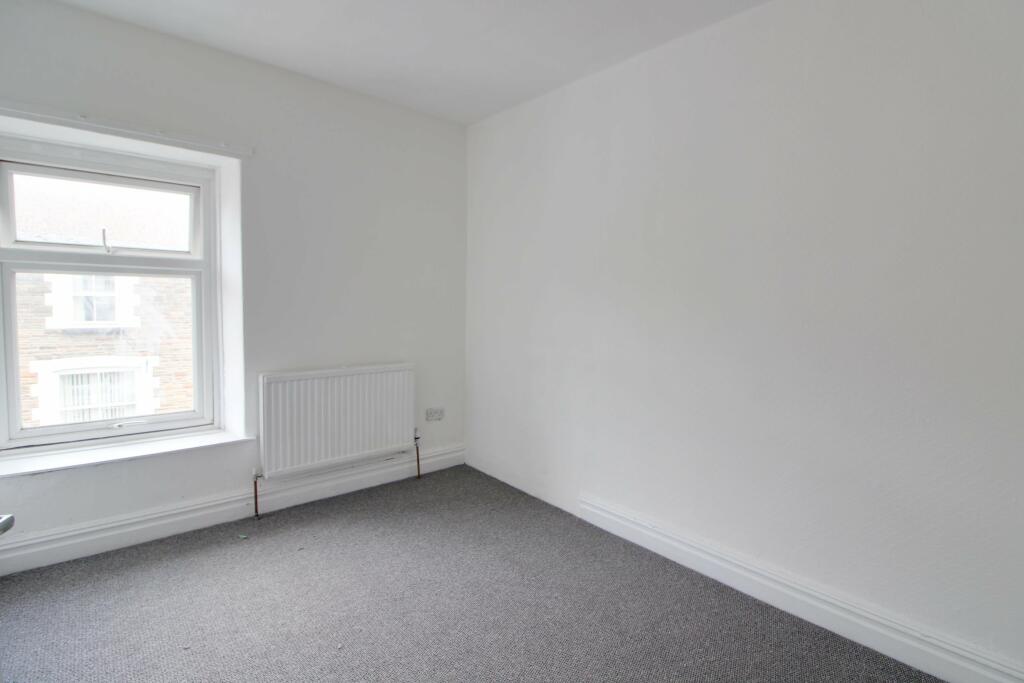 Bedroom 1 (2)