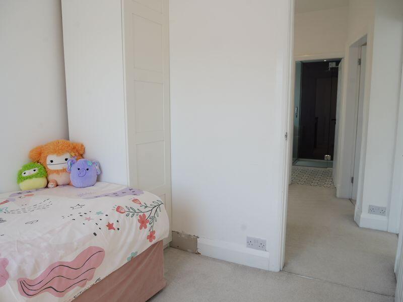Photo 32