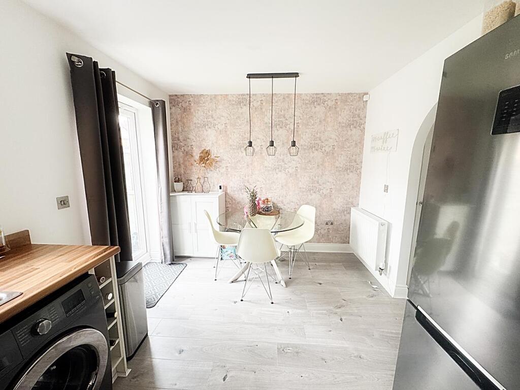 Breakfasting Kitchen