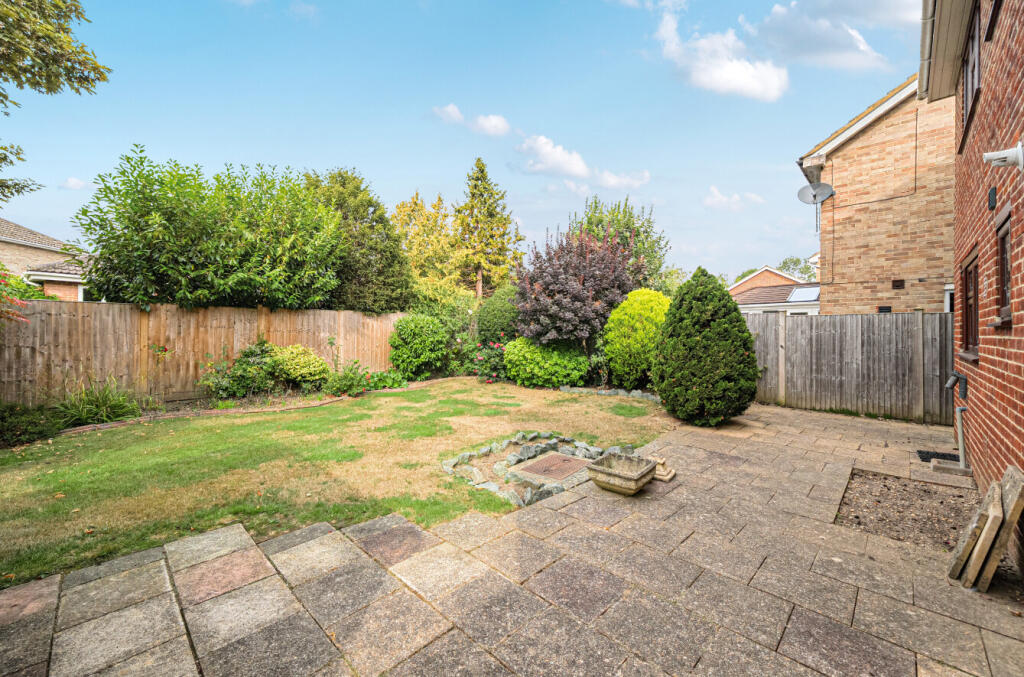 1336853-6-689c551...