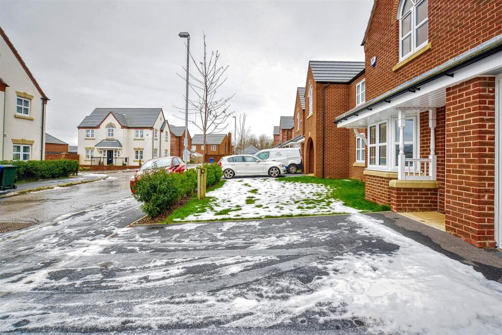 29 slater crescent upholland wn8 0bw-7.jpg