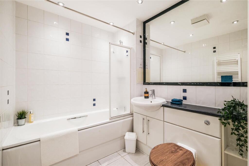 18 Cannock Court-1.jpg