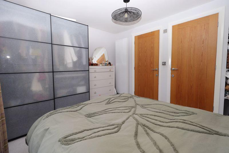 Master Bedroom En-Suite 