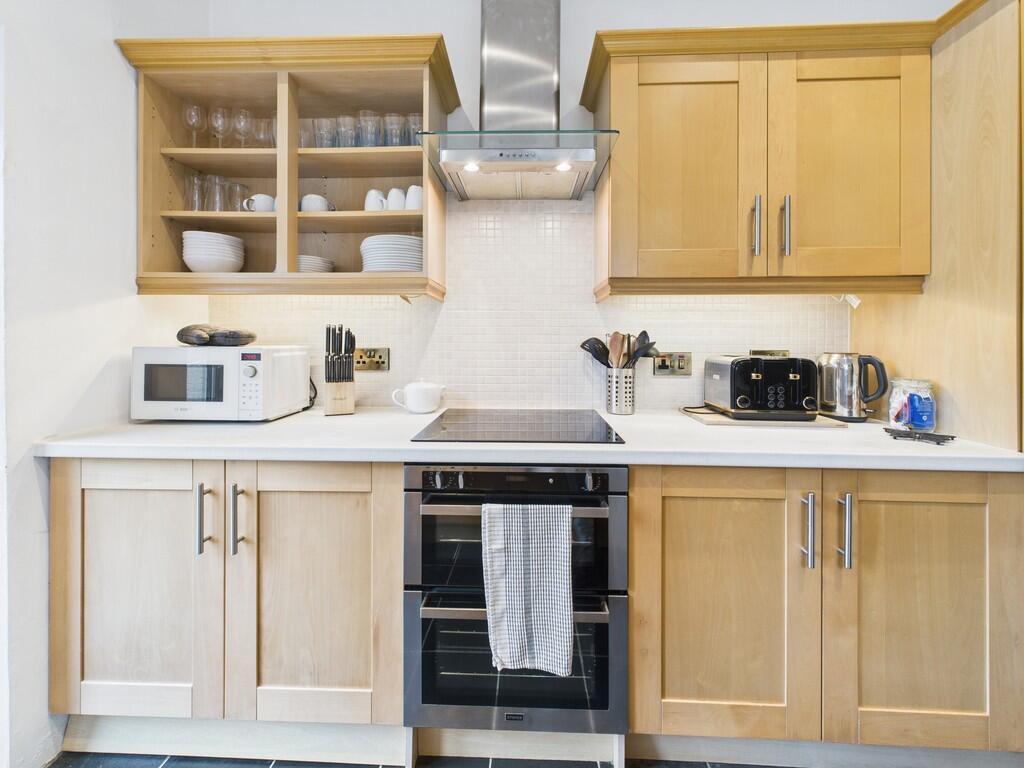 CAM02089G0-PR0495...