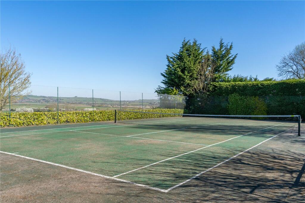 Tennis Court &amp; View