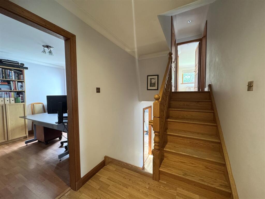 UPPER FLOOR.JPG