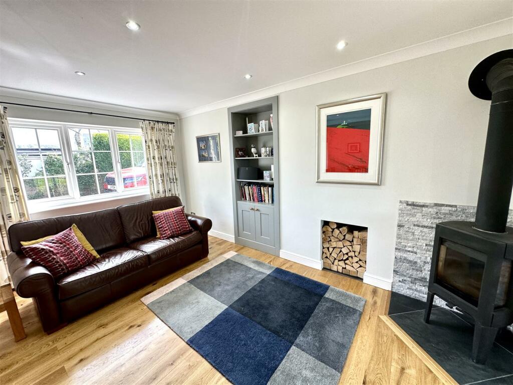 KITCHEN/FAMILY/DINING ROOM