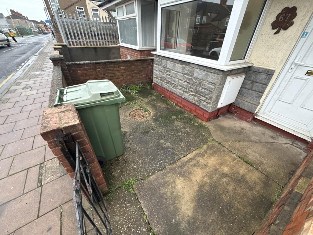 Sixhills Street, Grimsby