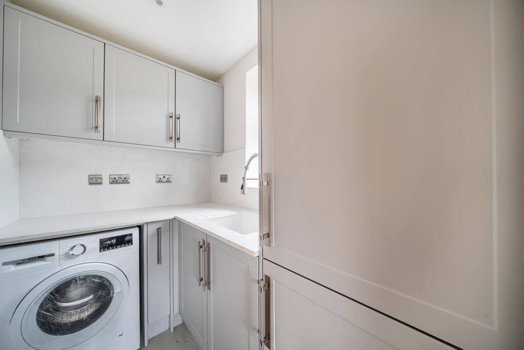 1371904-15-68fba9...