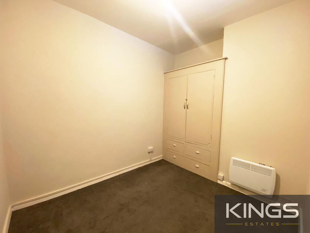 Flat 3, 10 Belmon...
