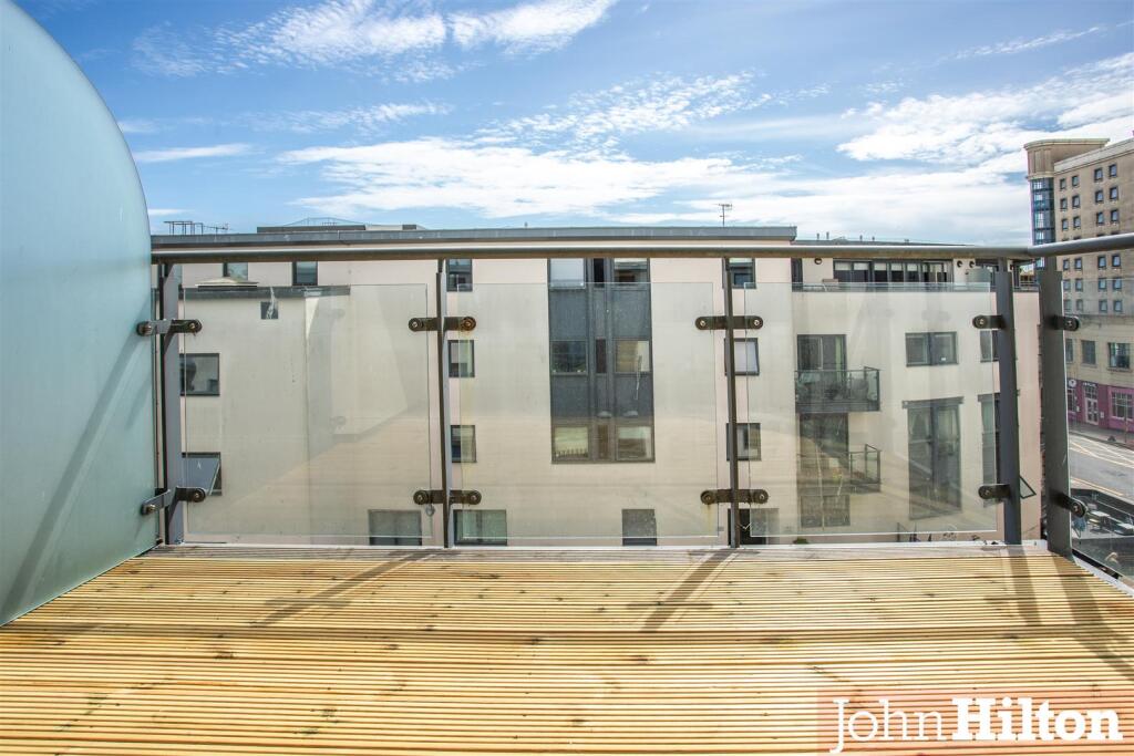 49 Avalon Balcony-12.jpg