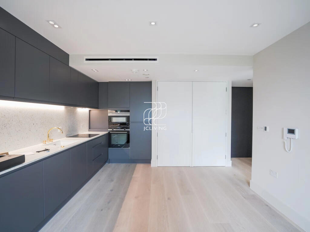 16 Crompton Street, London, W2