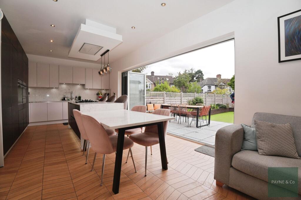 Open plan Kitchen/Diner/Reception