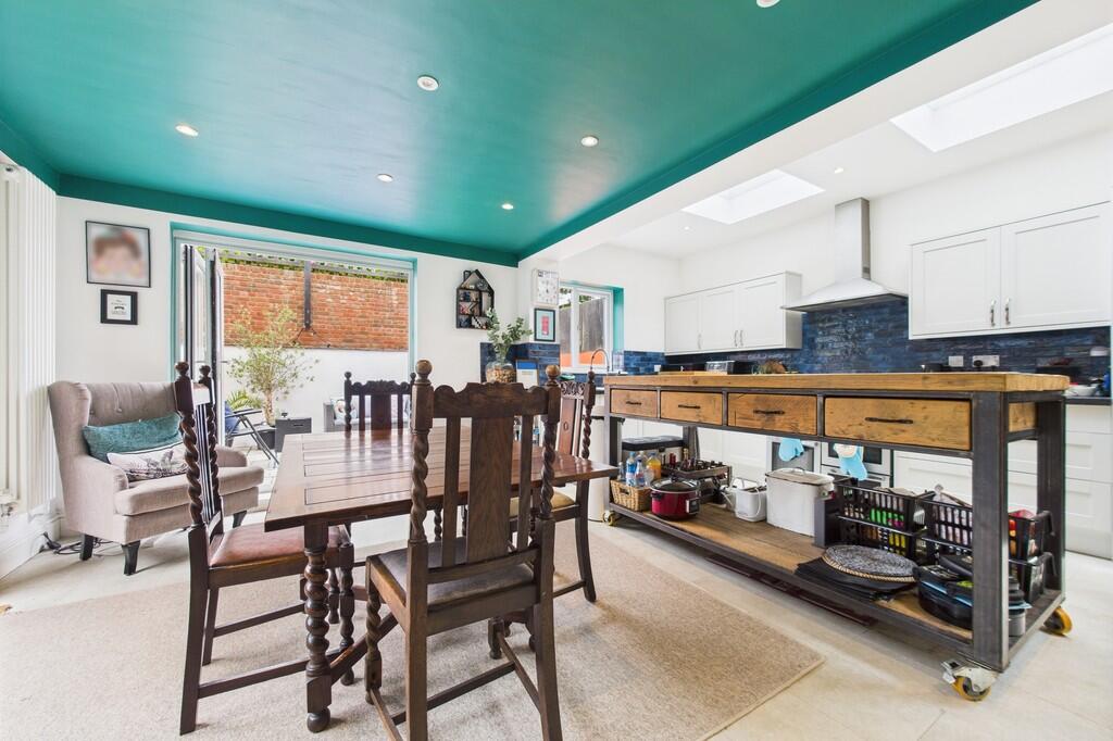 CAM01085G0-PR0592...