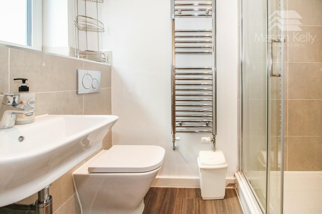 EN SUITE