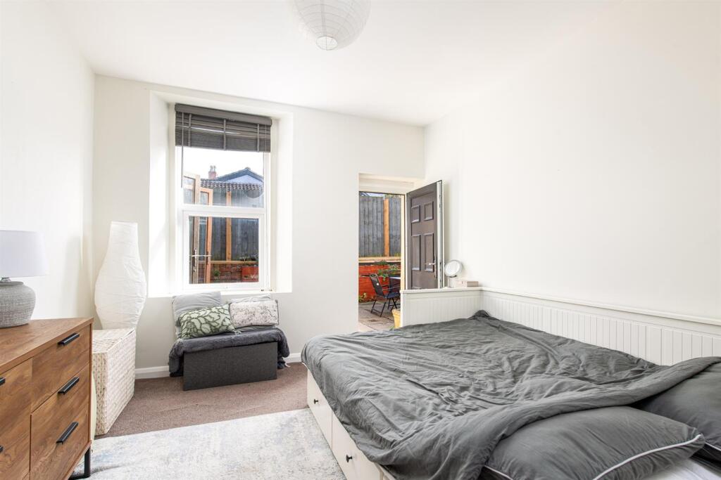 Bedroom2_1.jpg
