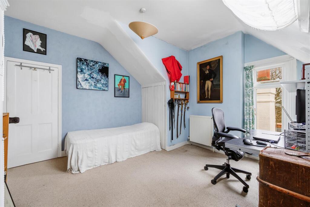 36 Buxton Gardens-16.jpg