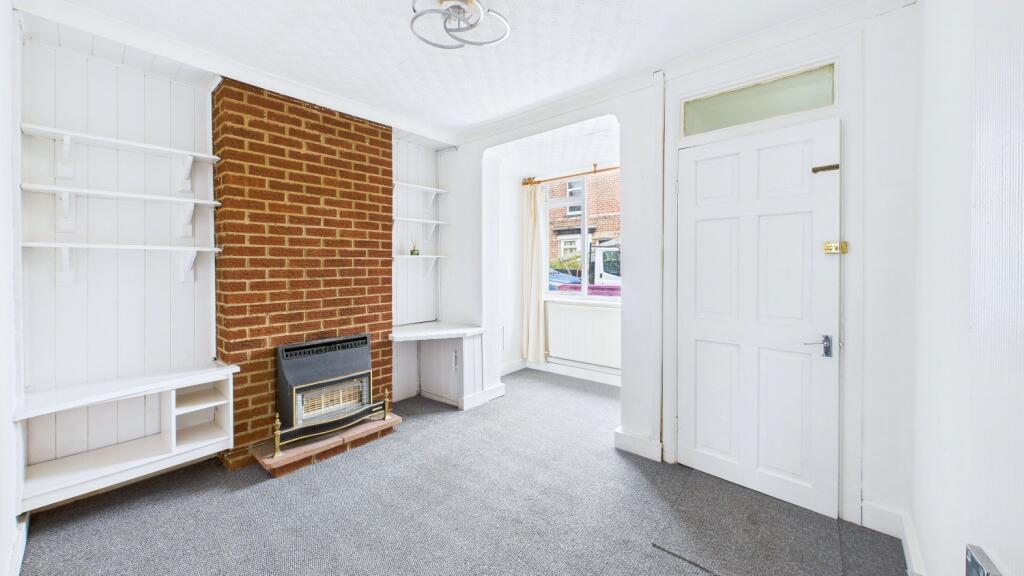 CAM02351G0-PR0084-STILL021