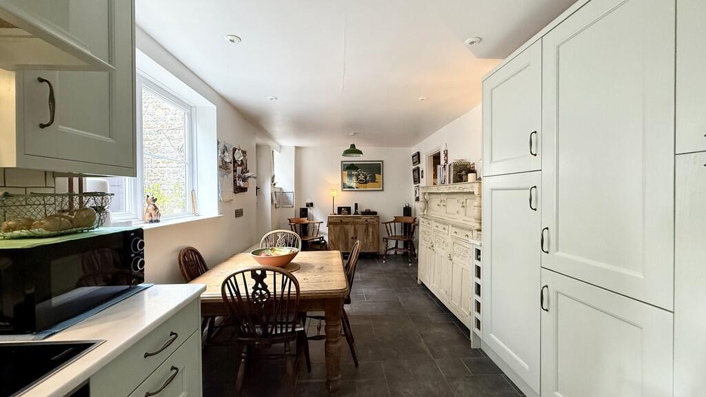 Kitchen/dining ro...