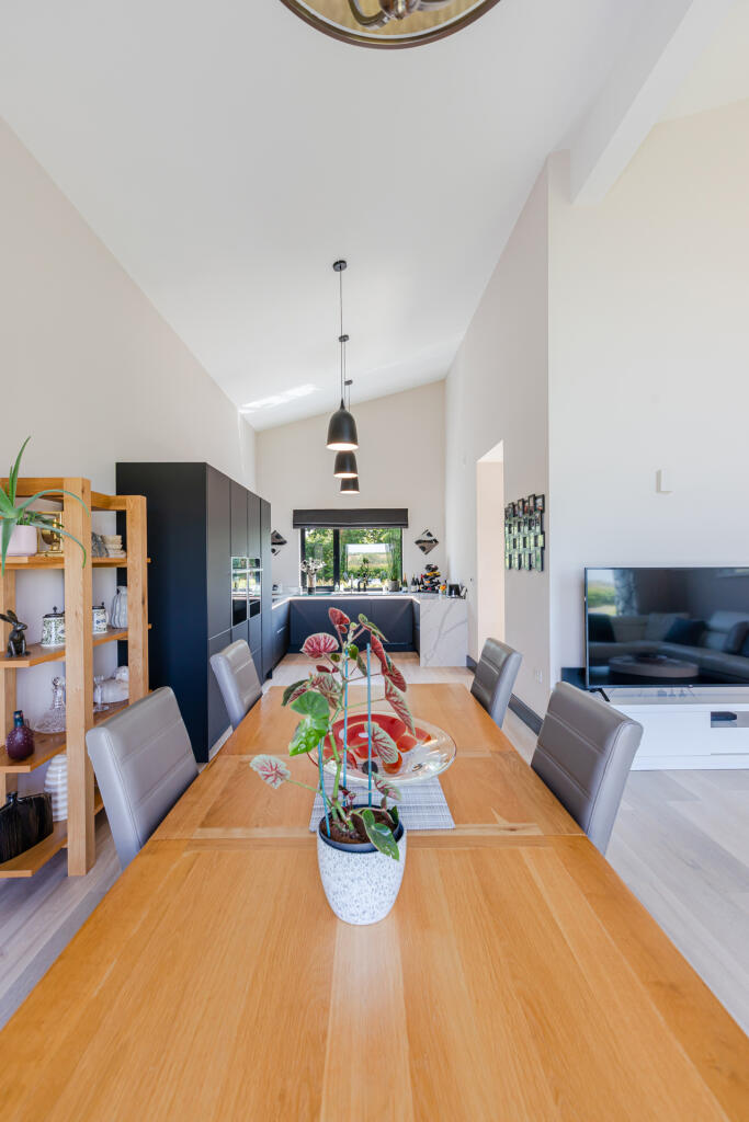 A17 - Brixton, Reeves House - 250618