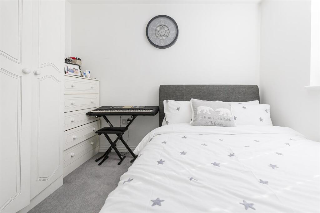 Bramleys Estate Agents - Annie Smith Way - Birkby 