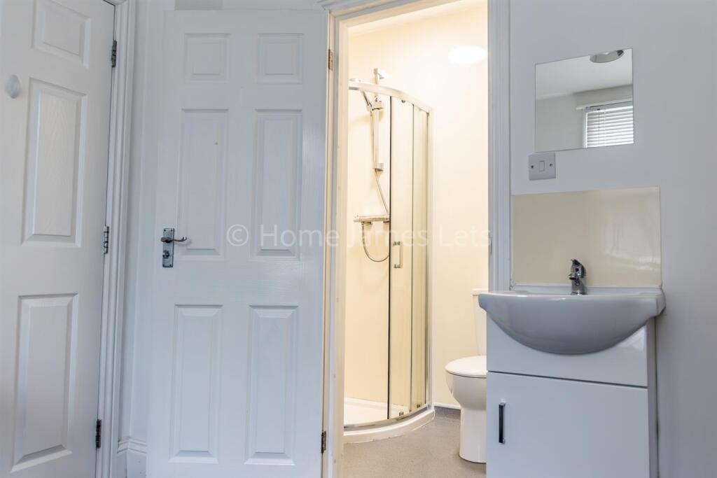 17897842-Bedroom3ES1.jpg