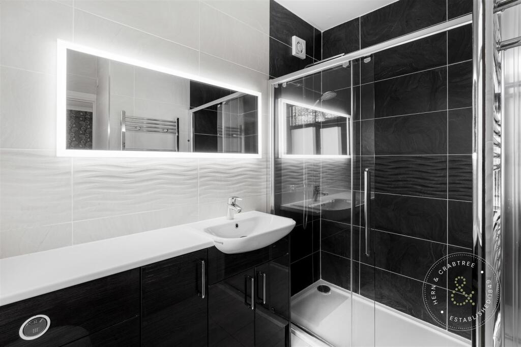 Bishops Walk, Llandaff, HernCrabtree (8).jpg