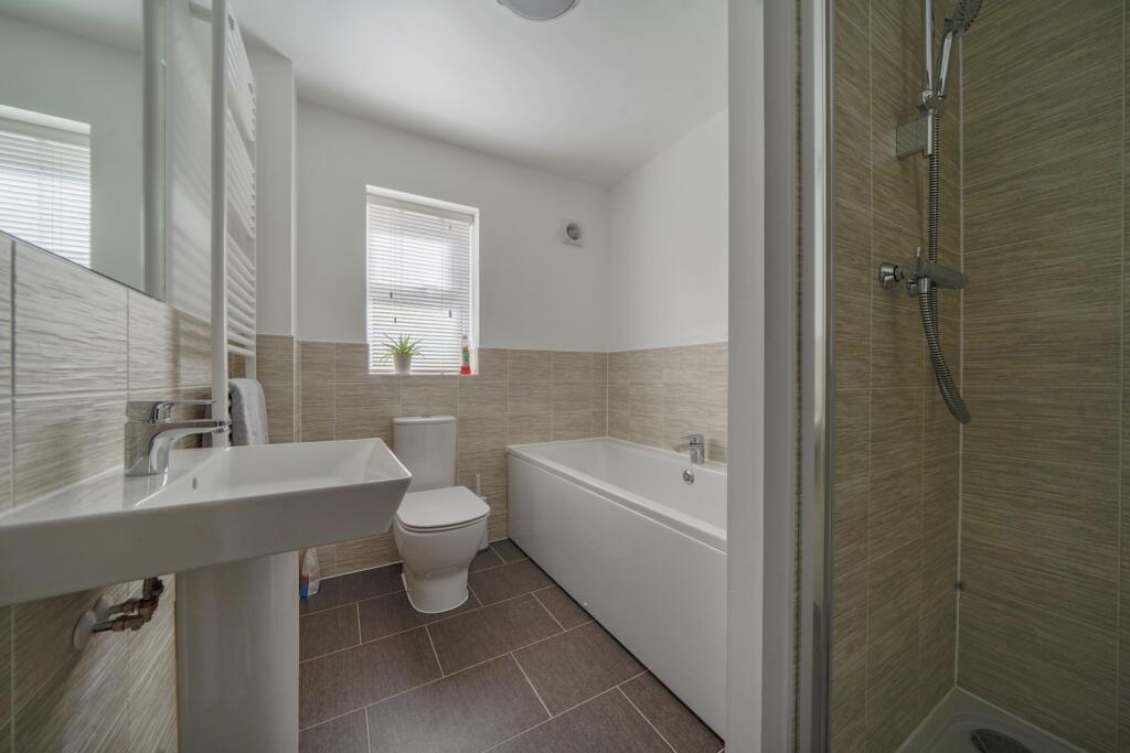 3-1349621-3-68c93bbe7dcd2-ARW-3