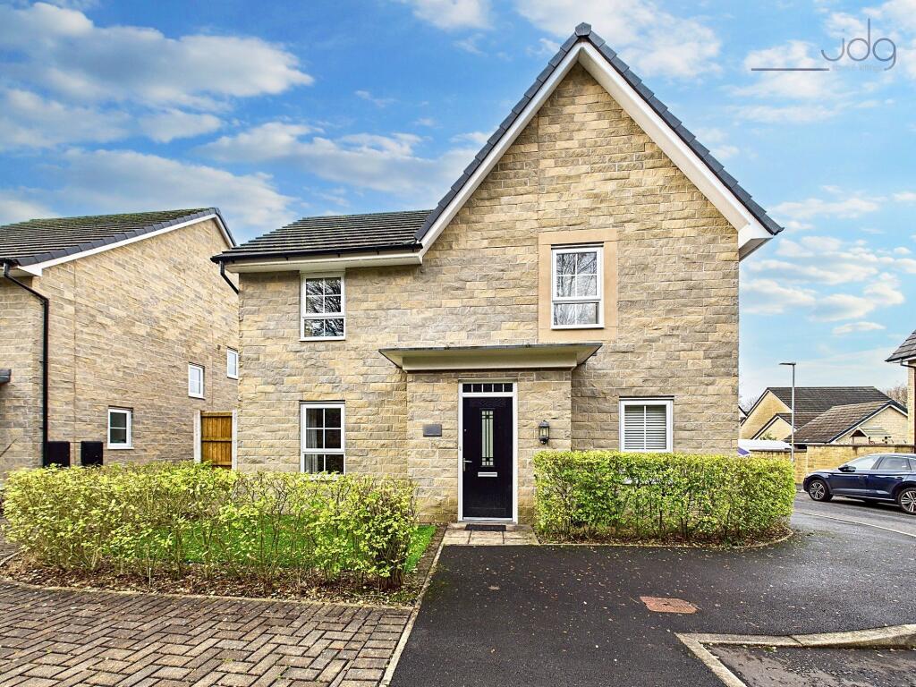 Dennison Close, Lancaster | Chain-Free Detached Home with Garage and Driveway