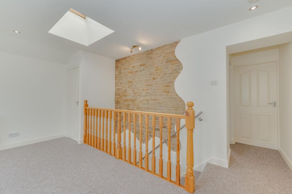 KITCHEN AND DINER/LOUNGE