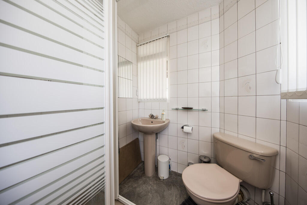 BEDROOM 5 EN-SUIT...