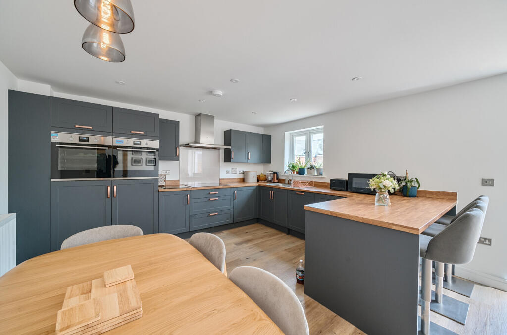 Higher Ash Close, Gittisham, Honiton, Devon, EX14