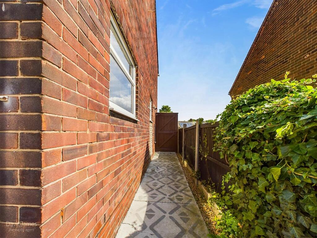 Rear Garden Side Entrtance