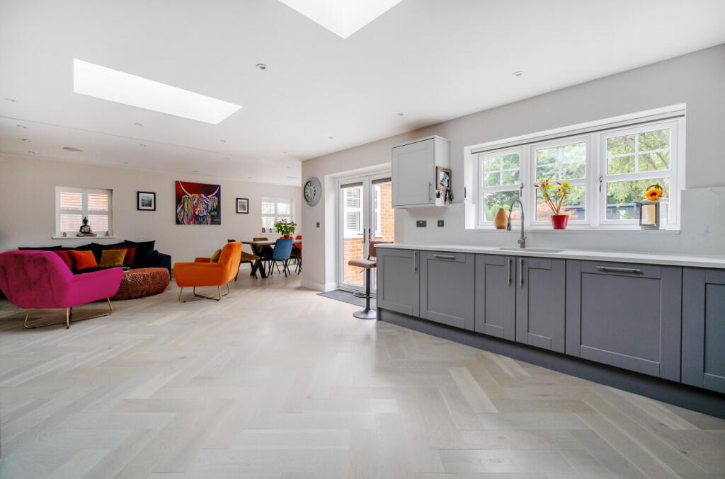 1327750-10-687f81...