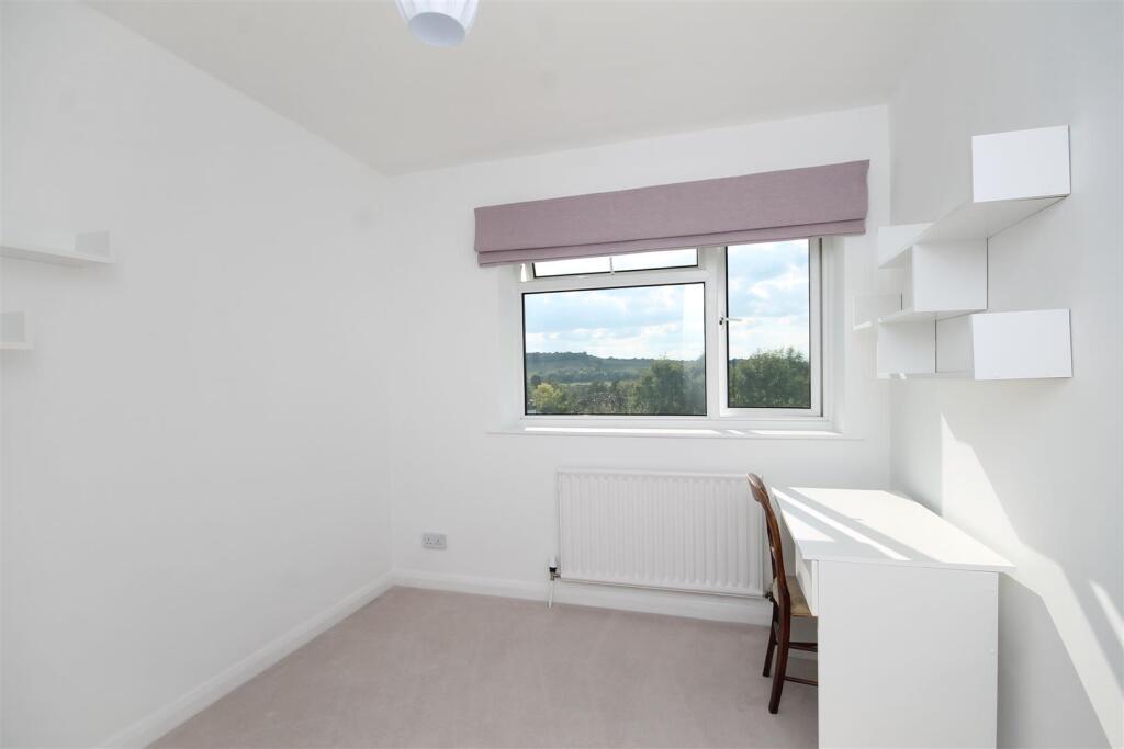 bedroom3.jpg