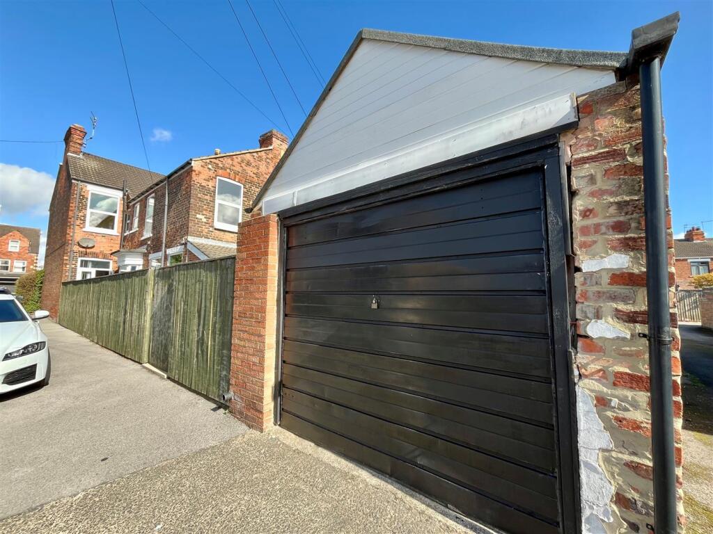 Garage.jpg