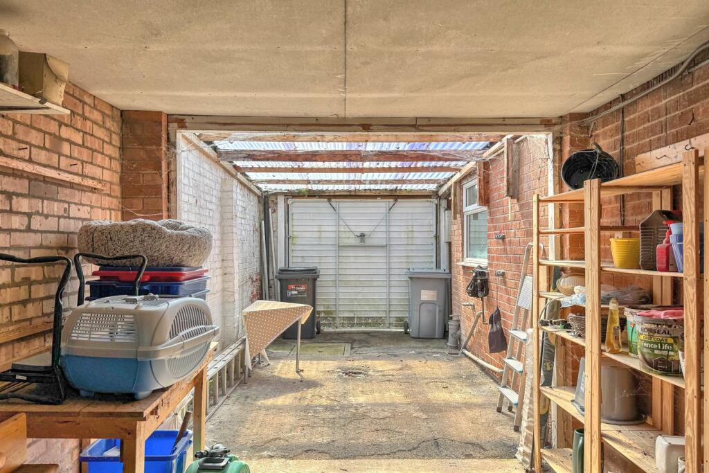 Garage/Workshop