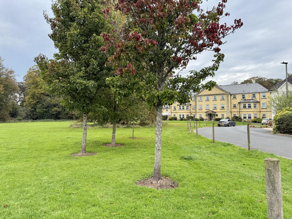 Approach to Saxon Road