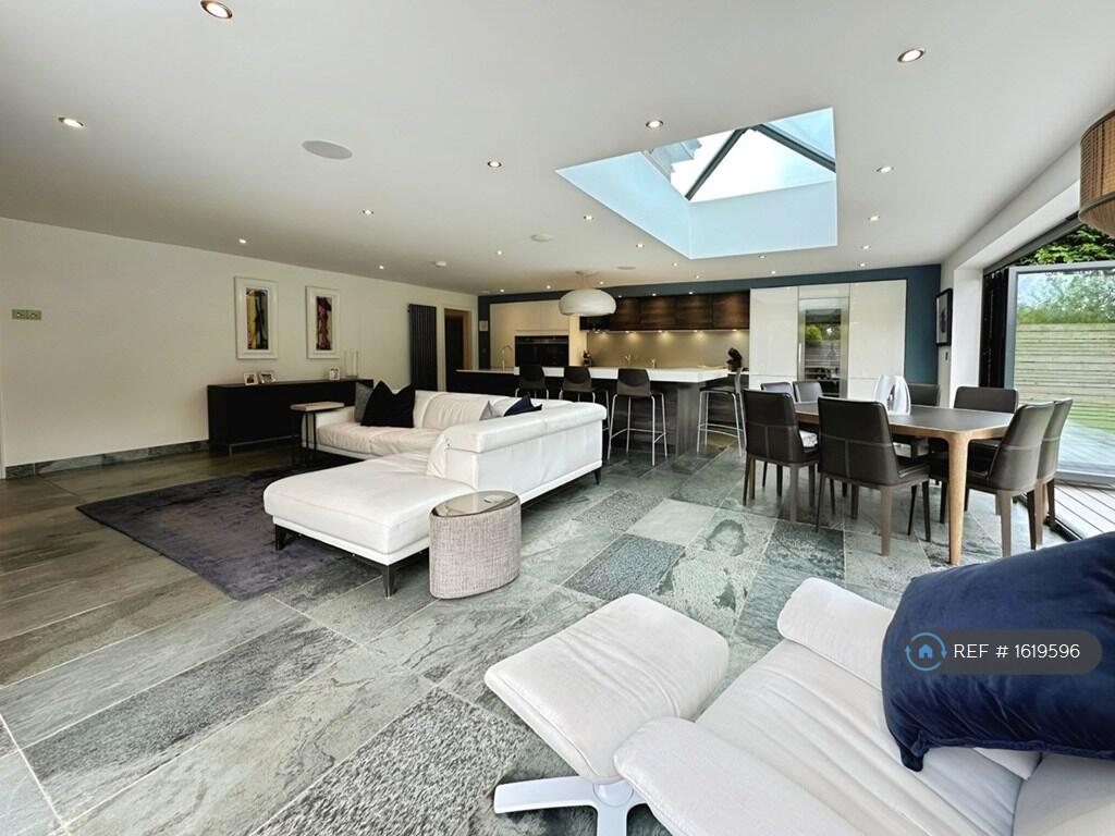 Family Kitchen, Living, Dining Area