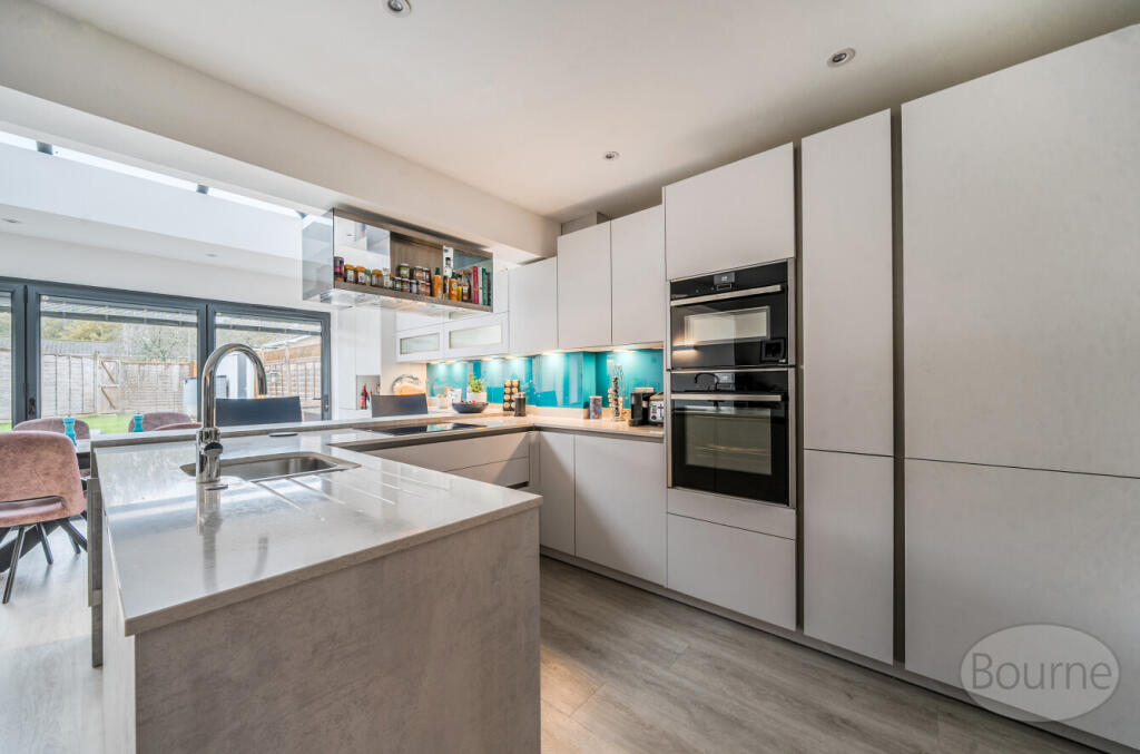 30d8d815-5103-4ca...