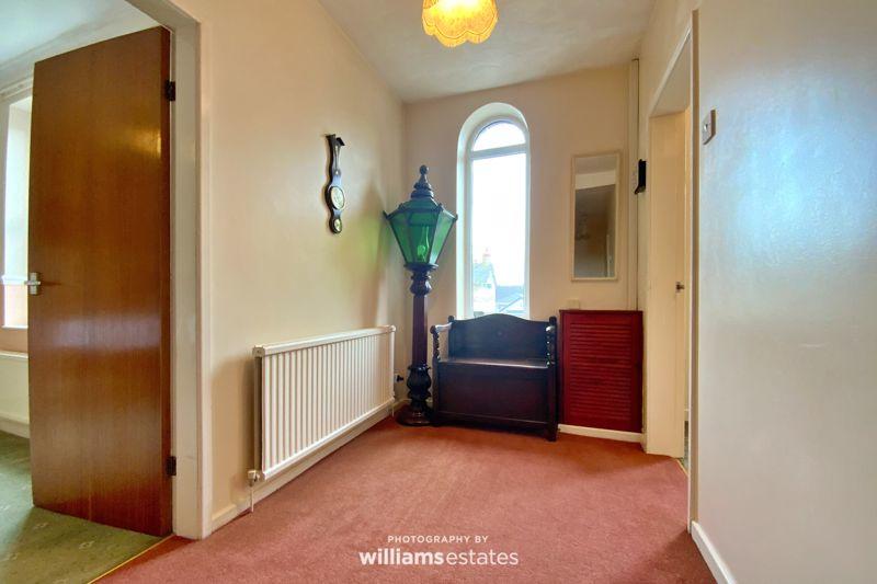 Flat 2 Landing