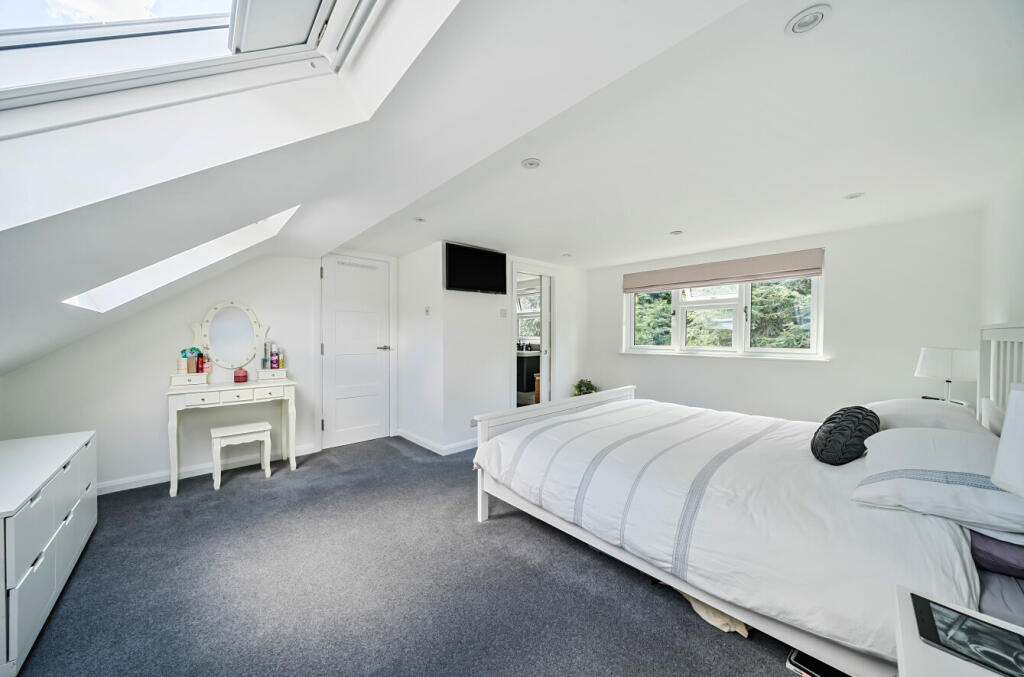 1344696-21-68bad1...